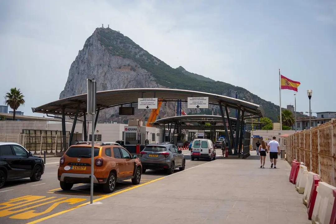 Im&aacute;genes de la frontera entre Espa&ntilde;a y Gibraltar