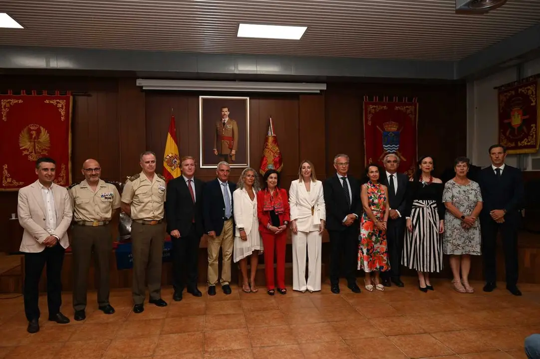 Foto de familia durante la celebraci&oacute;n del acto institucional y militar en B&oacute;toa
