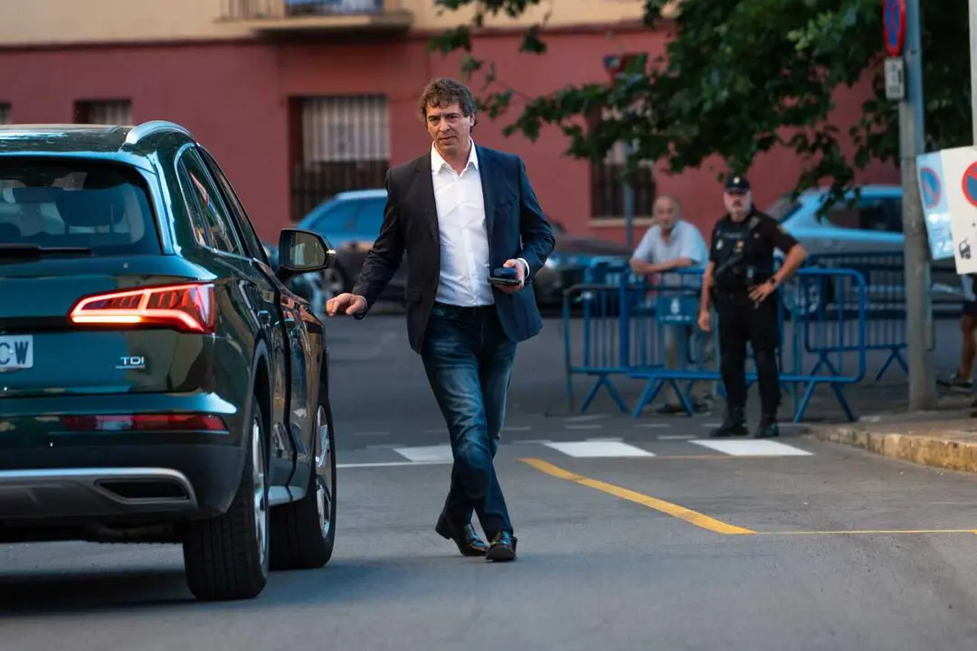 Archivo - El hermano de Pedro S&aacute;nchez, David S&aacute;nchez, a su salida de la segunda jornada del juicio en la Audencia Provincial de Badajoz