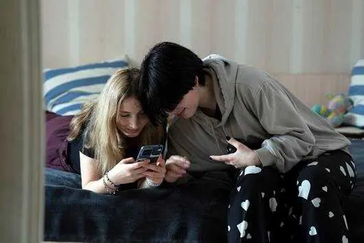 M&aacute;s del 60% de adolescentes cree que el contenido digital, incluido el sexual, es entretenimiento, seg&uacute;n un estudio