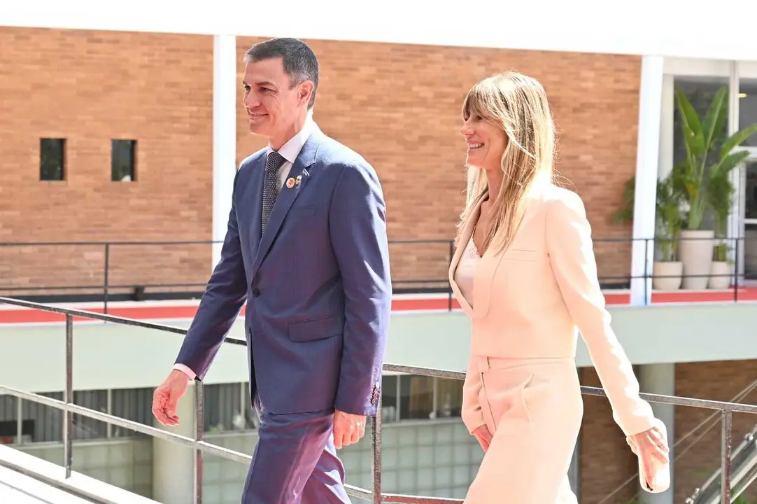 Archivo - El presidente de Gobierno, Pedro S&aacute;nchez, y su mujer, Bego&ntilde;a G&oacute;mez.
