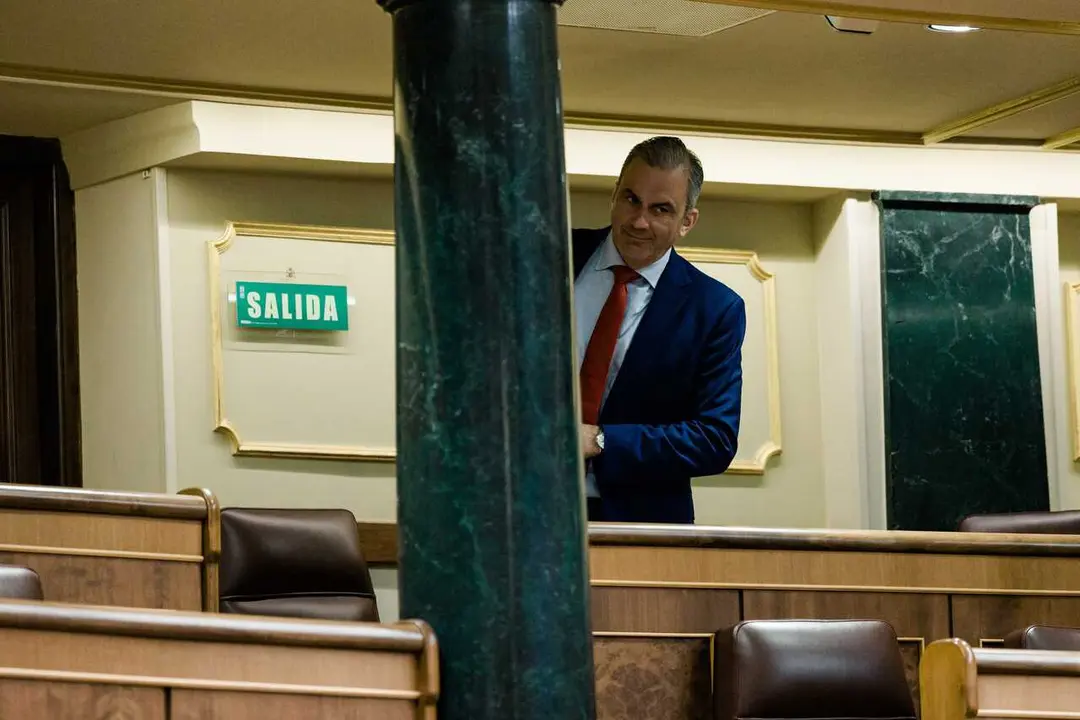 Archivo - El exportavoz de VOX en el Ayuntamiento de Madrid, Javier Ortega Smith, a su salida de una sesi&oacute;n plenaria en el Congreso de los Diputados