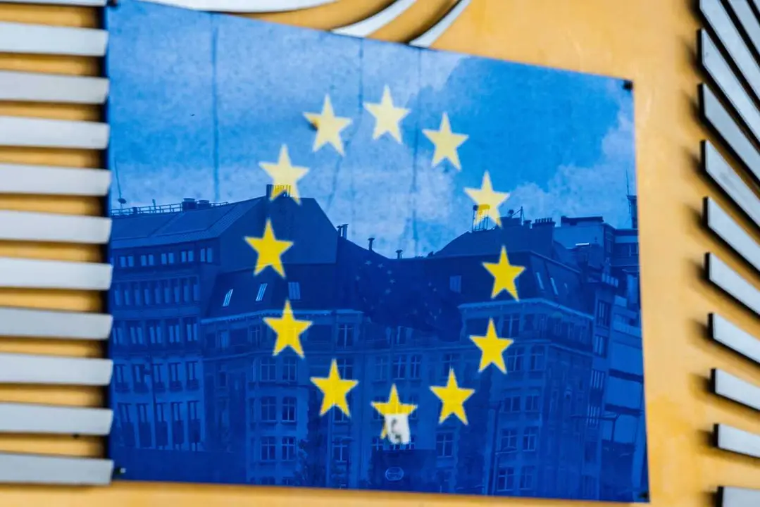 Archivo - Bandera de la Uni&oacute;n Europea en la sede de la Comisi&oacute;n Europea.