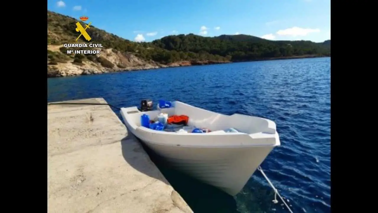 Archivo - Imagen de recurso de embarcaci&oacute;n tipo patera en Baleares.