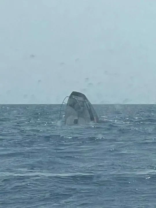 Rescatan a 11 personas tras hundirse un catamar&aacute;n al sureste de Tabarca