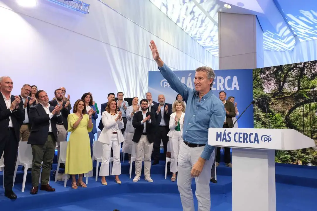 El presidente del Partido Popular, Alberto N&uacute;&ntilde;ez Feij&oacute;o, durante el acto de presentaci&oacute;n de los candidatos a las capitales de provincia para las elecciones municipales de 2027, en Santiago de Compostela, A Coru&ntilde;a, Galicia (Espa&ntilde;a). El partido busca consol