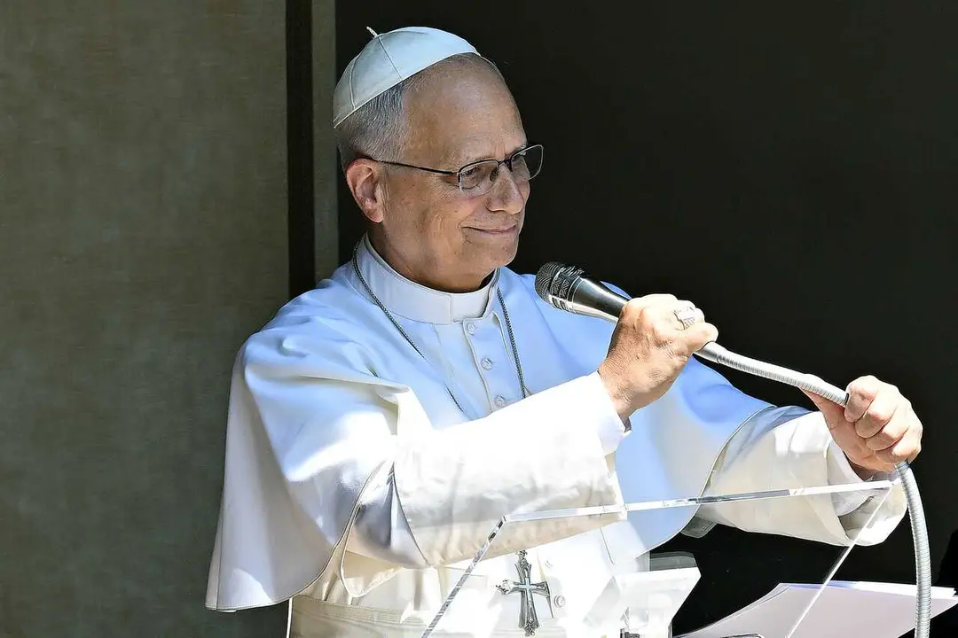 El Papa L&eacute;on XIV durante el &Aacute;ngelus en Castel Gandolfo.