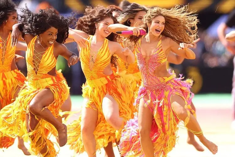 Shakira interpreta el Dai Dai