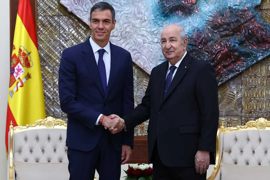 El presidente del Gobierno, Pedro S&aacute;nchez, y el presidente de Argelia, Abdelmadjid Tebboune, en Argel, Argelia, a 20 de julio de 2026.  