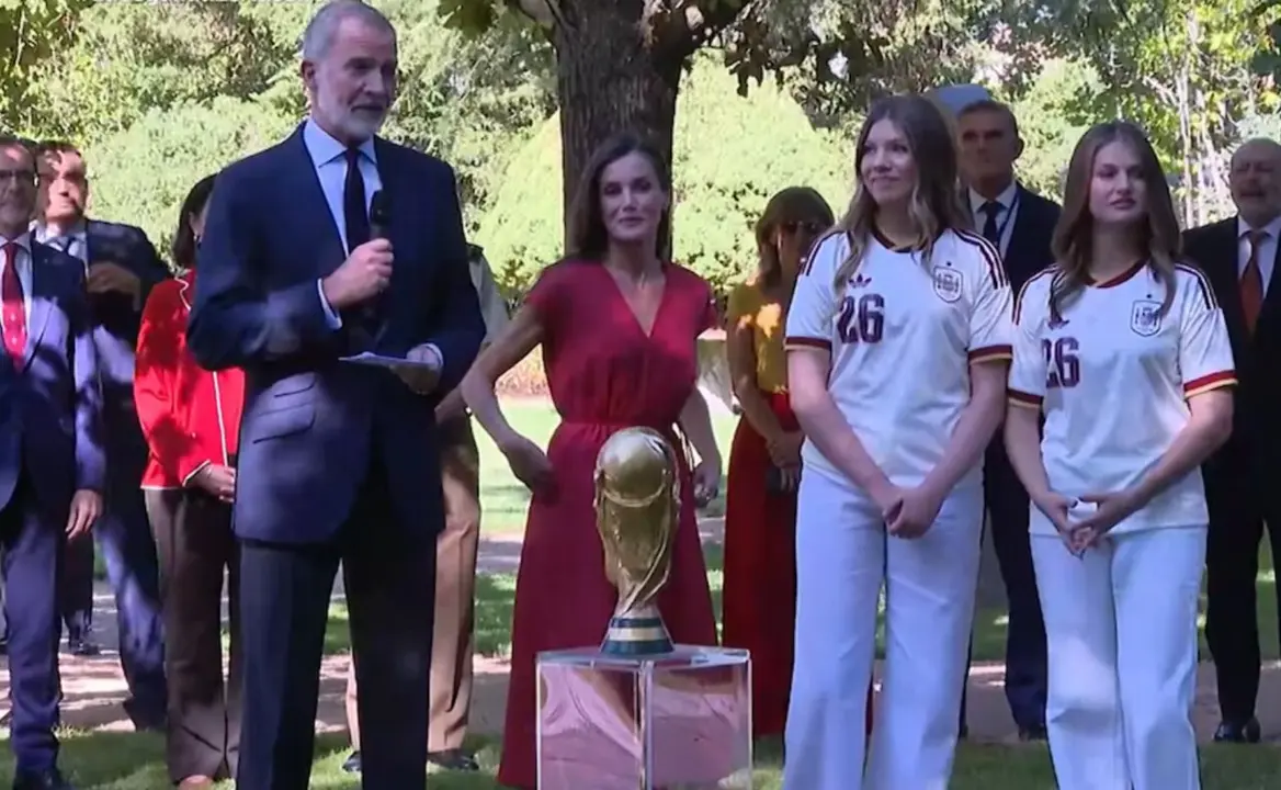 La Copa del Mundo ya est&aacute; en la Zarzuela con los Reyes