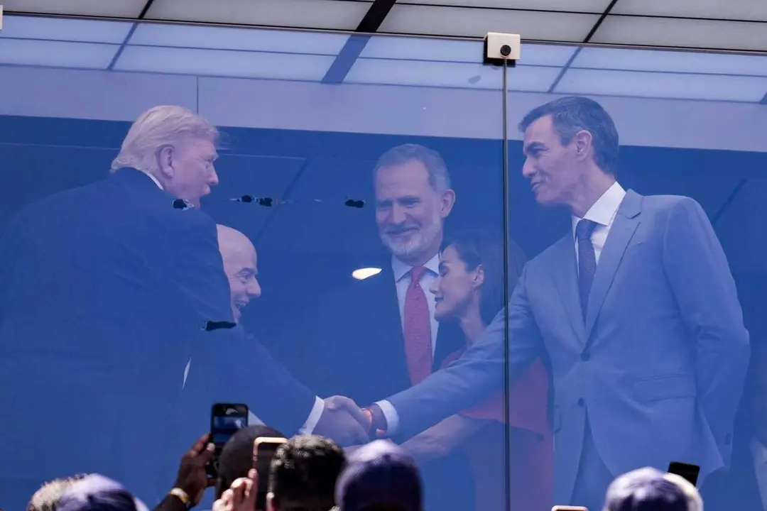 Saludo entre el presidente de EEUU, Donald Trump, y el de Espa&ntilde;a, Pedro S&aacute;nchez, en la final del Mundial de f&uacute;tbol