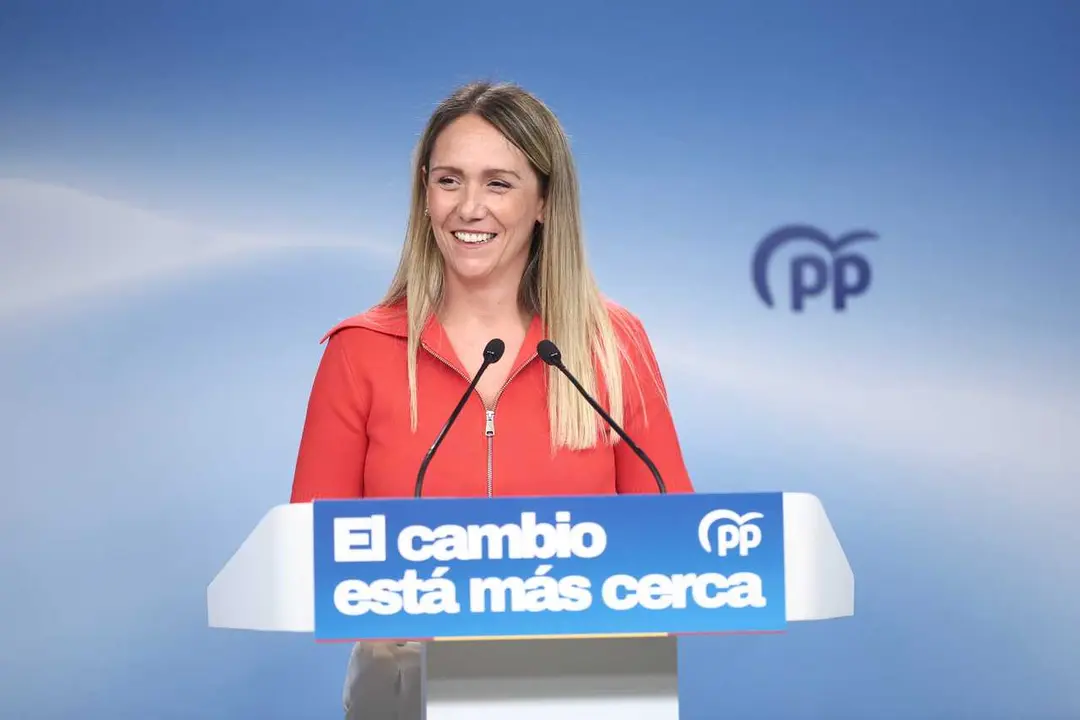 La vicesecretaria de Coordinaci&oacute;n Sectorial del Partido Popular, Alma Ezcurra, durante la celebraci&oacute;n de la rueda de prensa posterior a la reuni&oacute;n semanal del Comit&eacute; de Direcci&oacute;n del Partido Popular, a 20 de julio de 2026, en Madrid (Espa&ntilde;a). 