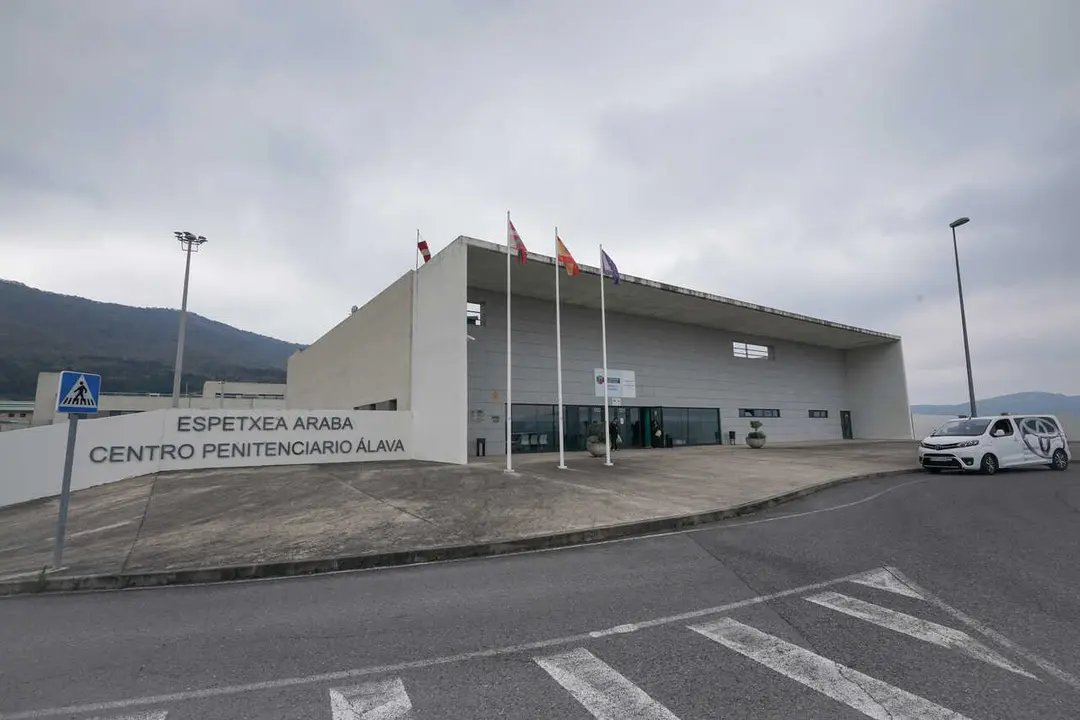 Archivo - Entrada del centro penitenciario &Aacute;lava