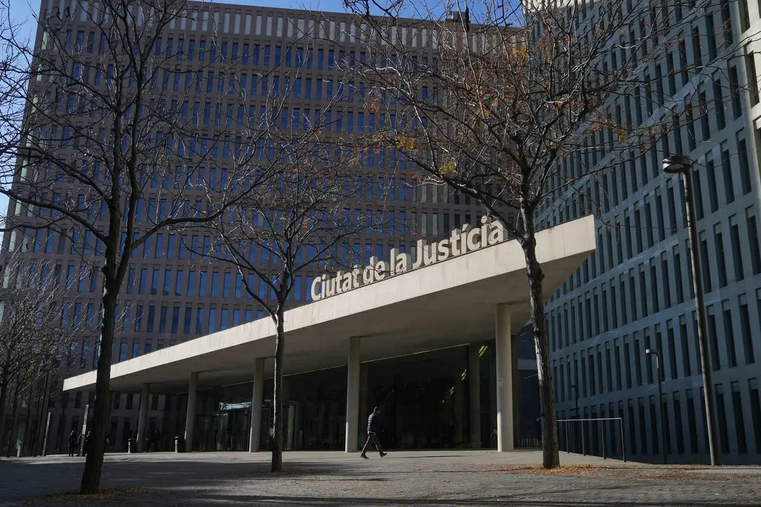 Archivo - Fachada de la Ciutat de la Just&iacute;cia de Barcelona, a 1 de diciembre de 2025, en Barcelona, Catalunya (Espa&ntilde;a).