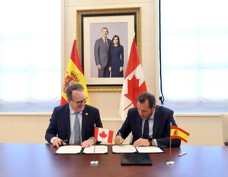 El ministro de Transportes y Movilidad Sostenible, &Oacute;scar Puente, ha mantenido una reuni&oacute;n este jueves con el responsable de la cartera de Transportes del Gobierno de Canad&aacute;, Steven MacKinnon.