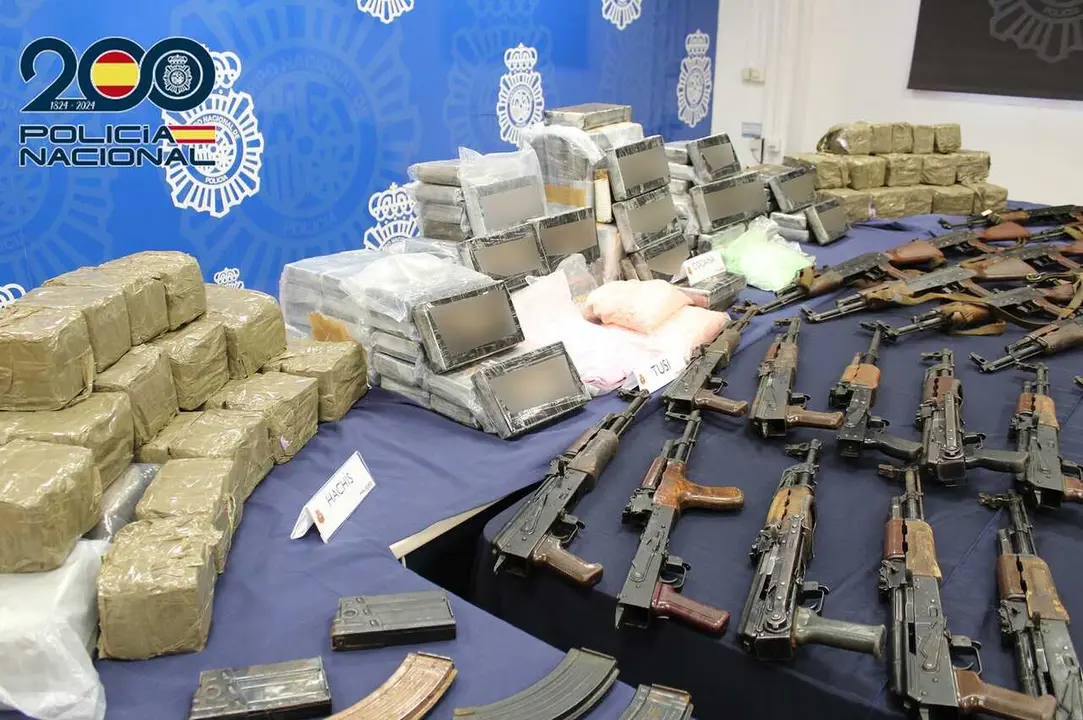 Arsenal de armas incautado por la Polic&iacute;a Nacional en una operaci&oacute;n en M&aacute;laga
