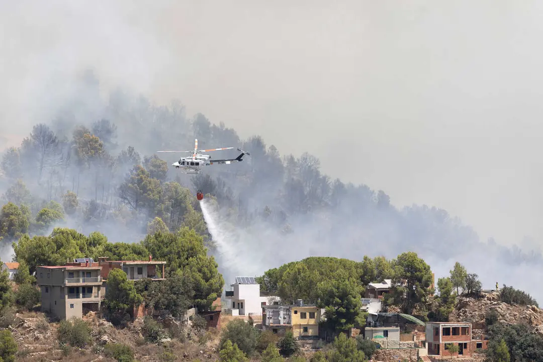 25072026 Vall d'Uix&oacute; (Castell&oacute;n) Incendio forestal en la Vall d'Uix&oacute; (Castell&oacute;n) con desalojo de vecinos por la proximidad del incendio al nucleo urbano y a algunas urbanizaciones. 
Foto: Carme Ripolles