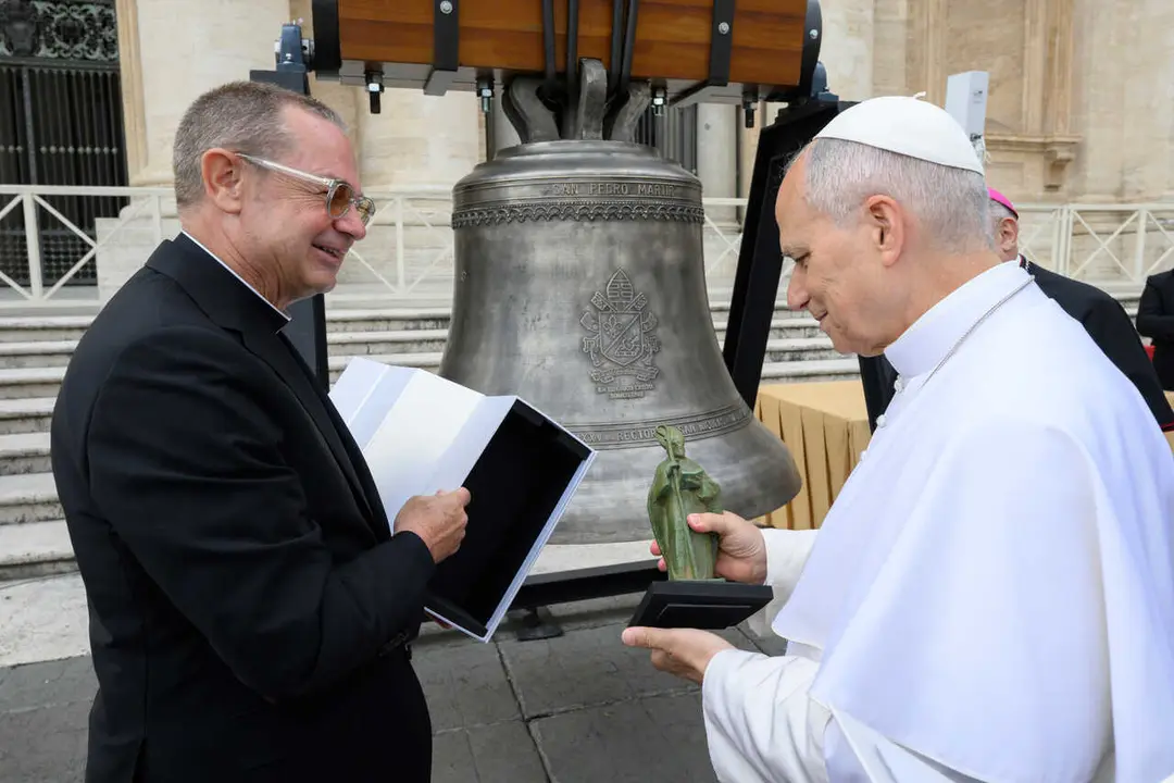 Archivo - La Parroquia de San Nicol&aacute;s de Val&egrave;ncia culminar&aacute; el pr&oacute;ximo viernes la recuperaci&oacute;n de su patrimonio sonoro con el izado de la nueva campana dedicada a Le&oacute;n XIV, que fue bendecida por el Santo Padre en Roma en el mes de mayo.