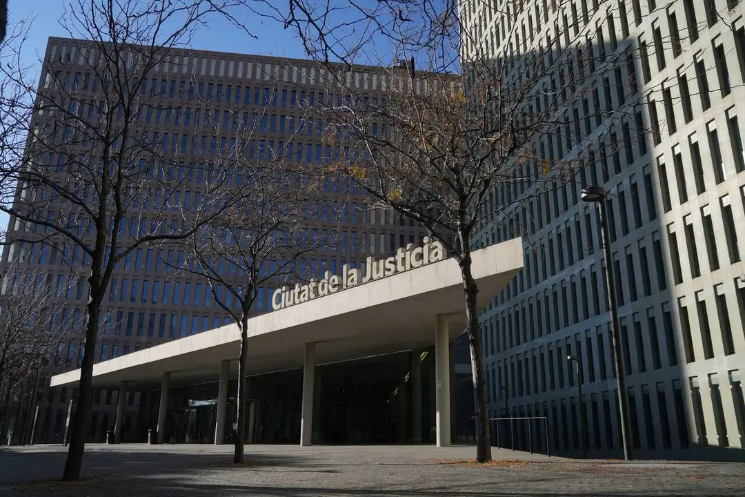 Archivo - Fachada de la Ciutat de la Just&iacute;cia de Barcelona, a 1 de diciembre de 2025, en Barcelona, Catalunya (Espa&ntilde;a).