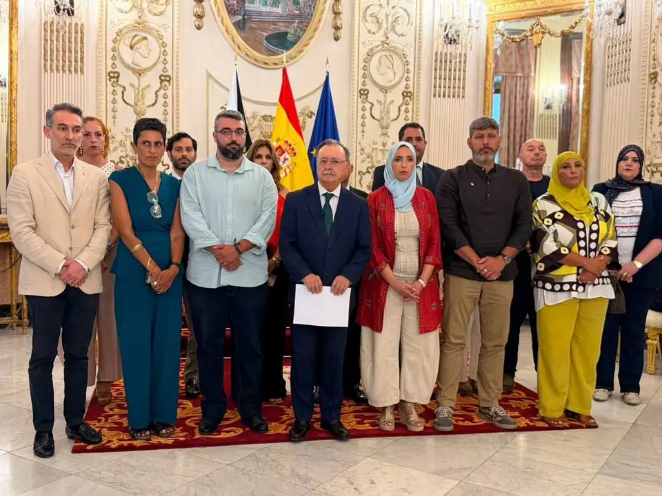 Junta de Portavoces de Ceuta con el presidente, Juan Jes&uacute;s Vivas en el  centro.