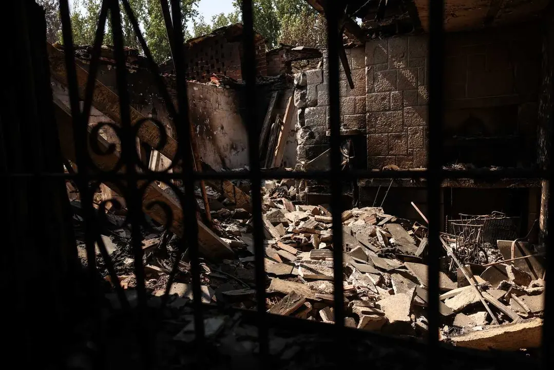 Casa calcinada por el incendio forestal, a 29 de julio de 2026, en Pelayos de la Presa, Madrid (Espa&ntilde;a)