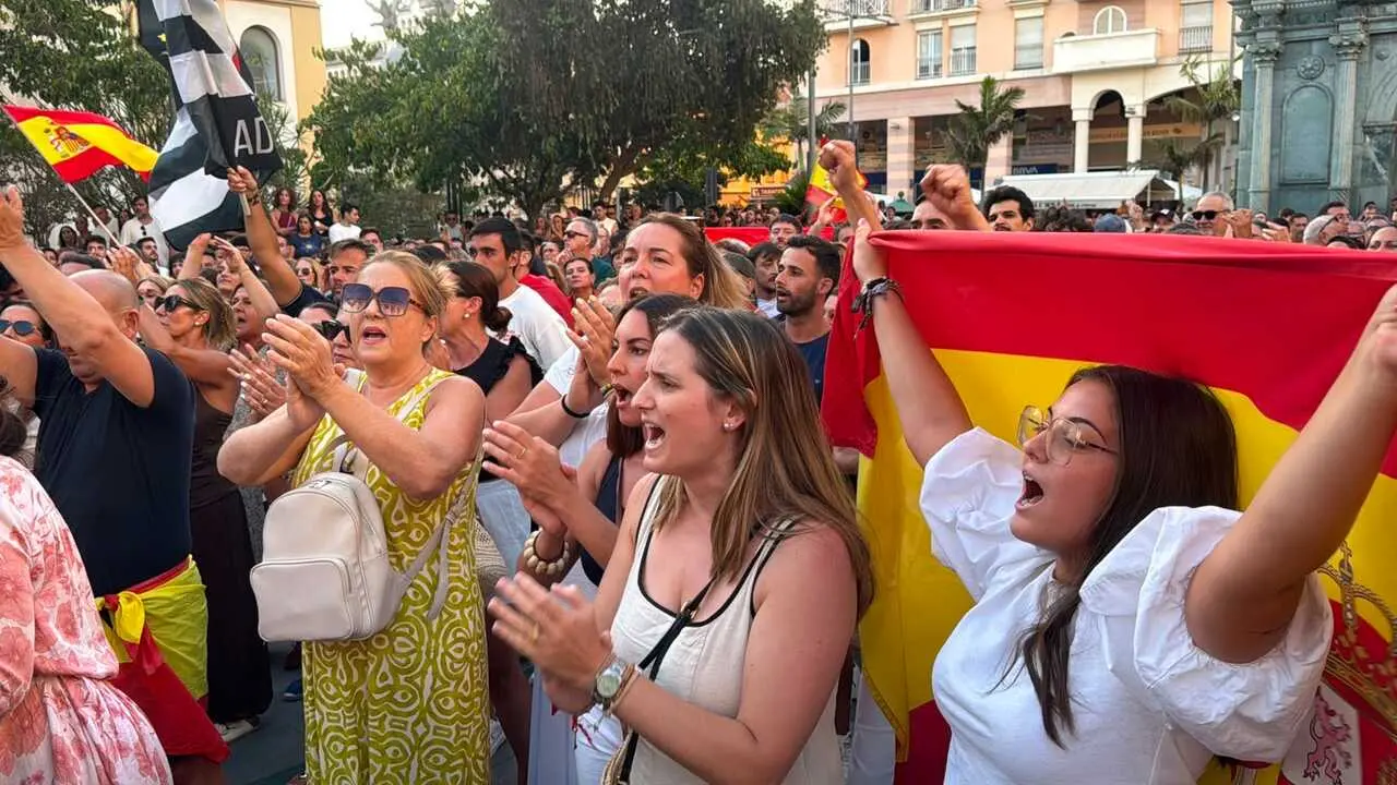 Manifestaci&oacute;n convocada por Vito Quiles tras la crisis migratoria en Ceuta, a 2 de agosto de 2025.