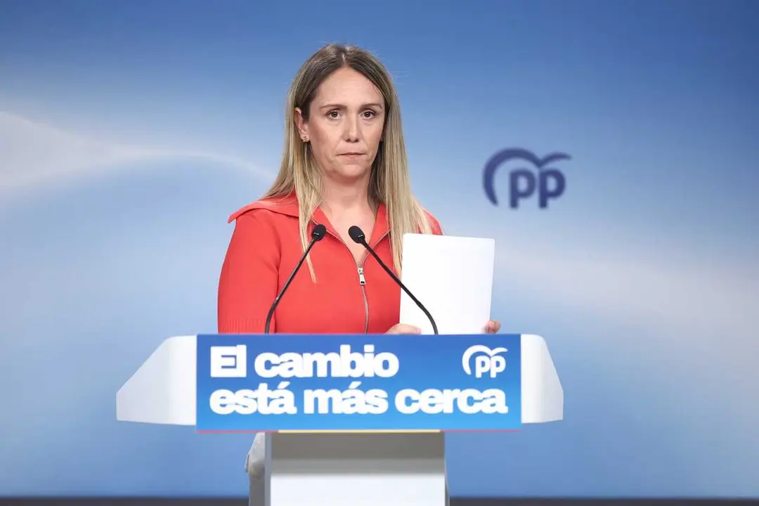 La vicesecretaria de Coordinaci&oacute;n Sectorial del Partido Popular, Alma Ezcurra, durante la celebraci&oacute;n de la rueda de prensa posterior a la reuni&oacute;n semanal del Comit&eacute; de Direcci&oacute;n del Partido Popular, a 20 de julio de 2026, en Madrid (Espa&ntilde;a). Esta compare