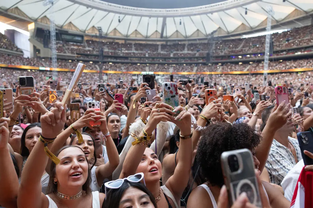 Cientos de personas durante un concierto de Romeo Santos y Prince Royce, en el Riyadh Air Metropolitano, a 24 de julio de 2026, en Madrid (Espa&ntilde;a). 