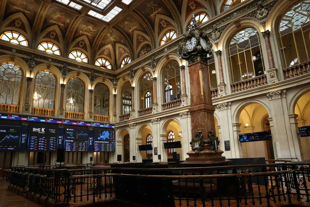 Paneles del Ibex en el Palacio de la Bolsa de Madrid, a 31 de julio de 2026, en Madrid (Espa&ntilde;a). 
