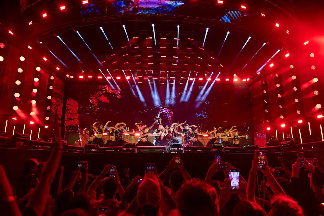 Archivo - La cantante Lola &Iacute;ndigo act&uacute;a durante el 15&ordm; aniversario del Coca Cola Music Experience, en el Iberdrola Music, a 13 de septiembre de 2025, en Madrid (Espa&ntilde;a). 