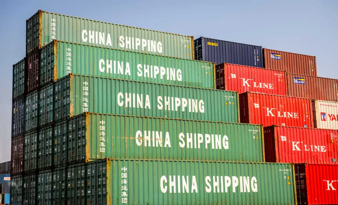 Archivo - Contenedores de mercanc&iacute;as en el Puerto de Shangh&aacute;i (China).