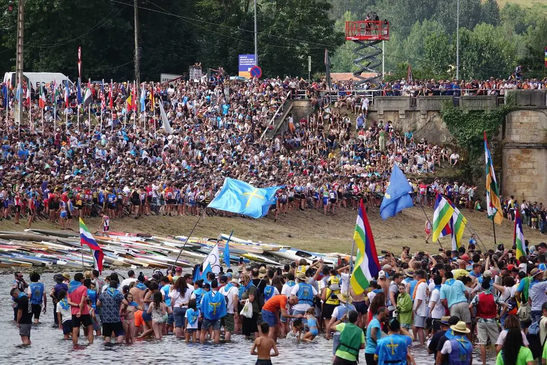 Archivo - Cientos de personas durante el Descenso Internacional del Sella 2024, a 3 de agosto de 2024, en Arriondas, Asturias (Espa&ntilde;a). El Descenso Internacional del Sella, tambi&eacute;n es conocido popularmente &lsquo;Les Pirag&uuml;es&rsquo;, se celebra de manera anual el pri