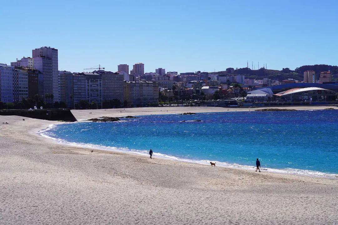 Ciudad de A Coru&ntilde;a - Paseo Mar&iacute;timo y playas Orz&aacute;n y Riazor