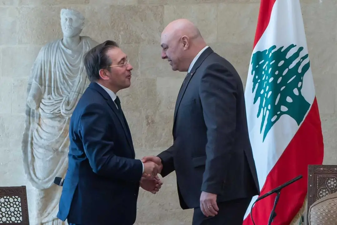 Archivo - El ministro de Asuntos Exteriores, Uni&oacute;n Europea y Cooperaci&oacute;n, Jos&eacute; Manuel Albares, se re&uacute;ne con el presidente de L&iacute;bano, Joseph Aoun, en la capital libanesa, Beirut, a 15 de enero de 2025.