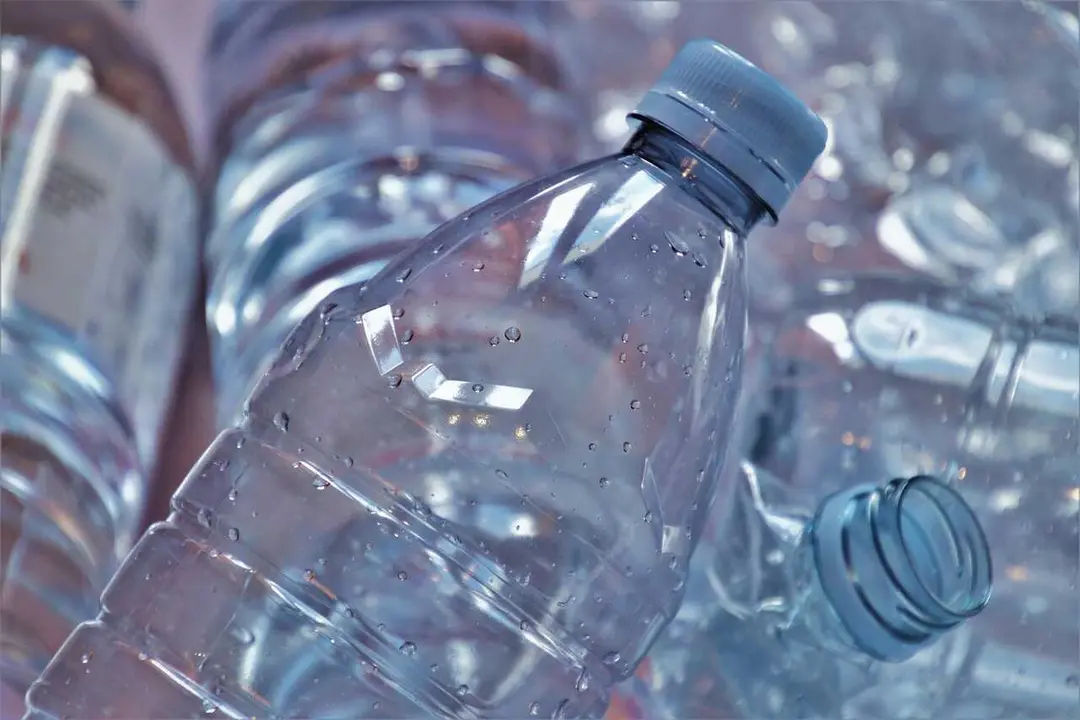 Archivo - Imagen de recurso de botellas de pl&aacute;stico