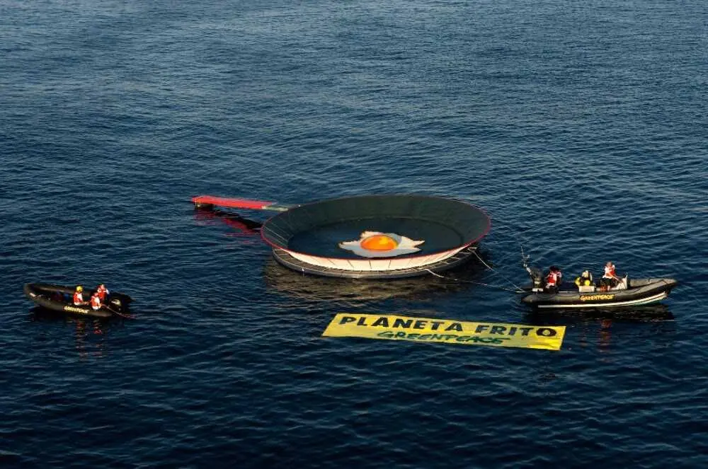 Greenpeace reclama una respuesta 'urgente y ambiciosa' tras el r&eacute;cord de m&aacute;s de 33&ordm;C del Mediterr&aacute;neo medido en Mallorca.