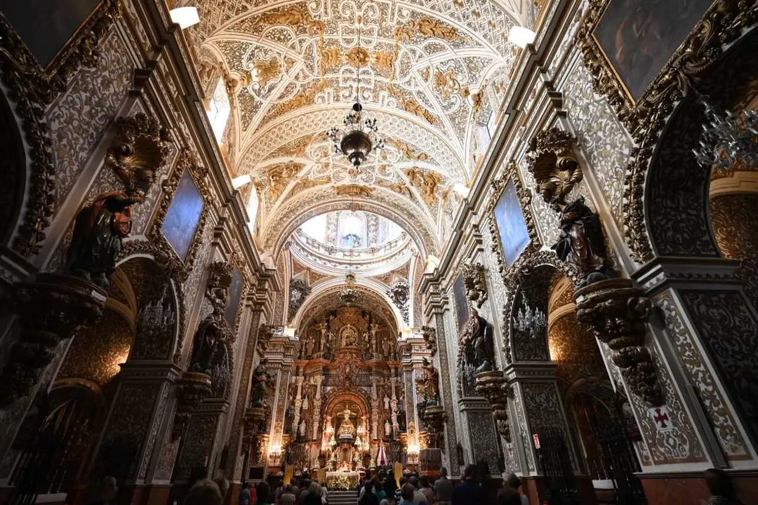 Archivo - Imagen de archivo de la Bas&iacute;lica de Nuestra Se&ntilde;ora de las Angustias, una de las afectadas por el se&iacute;smo de este s&aacute;bado 15 de agosto de 2026 en Granada y su &aacute;rea metropolitana.