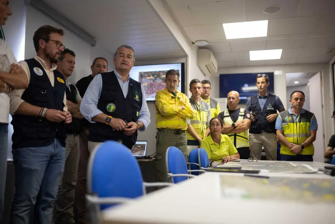 El vicepresidente primero y consejero de Presidencia, Sanidad y Emergencias, Antonio Sanz, ha presidido la reuni&oacute;n del comit&eacute; asesor por riesgos s&iacute;smicos tras el terremoto de Granada con epicentro en Alhend&iacute;n.