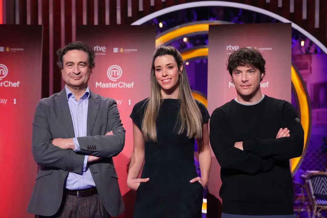Archivo - Pepe Rodr&iacute;guez, Marta Sanahuja y  Jordi Cruz posan en el photocall de la presentaci&oacute;n de 'MasterChef 14', a 26 de marzo de 2027, en Madrid (Espa&ntilde;a)