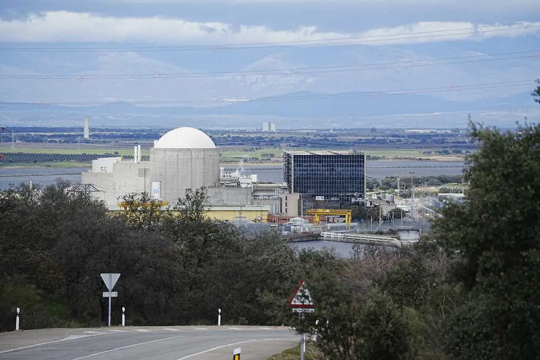 Archivo - Vista de la central nuclear de Almaraz, a 16 de febrero de 2026, en Navalmoral de la Mata, C&aacute;ceres, Extremadura (Espa&ntilde;a).