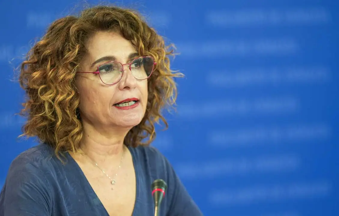 Archivo - La secretaria general del PSOE-A y portavoz del Grupo Parlamentario Socialista, Mar&iacute;a Jes&uacute;s Montero, en una rueda de prensa. Imagen de archivo.