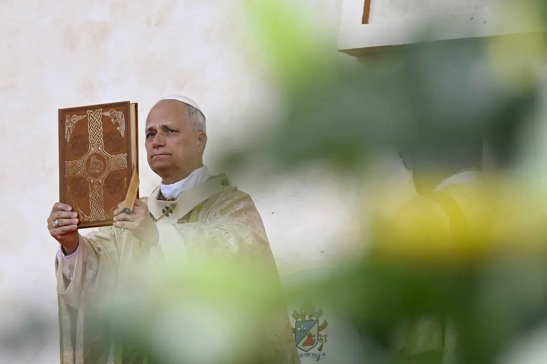 **NO LIBRI** Eguinea,Vatican, 2026/4/23 Pope Leo XIV  leads a Holy Mass at the Malabo Stadium in Malabo on the last day of an 11-day apostolic journey to Africa, Photograph by VATICAN MEDIA   / Catholic Press Photo