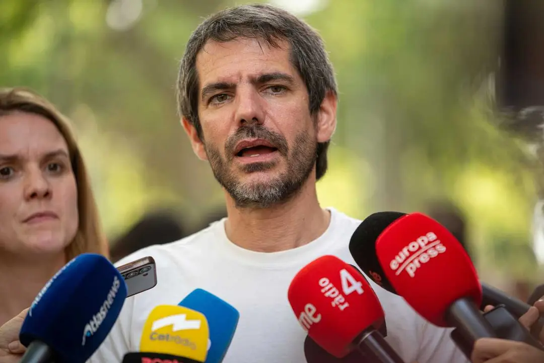 Archivo - El ministro de cultural, Ernest Urtasun, ofrece declaraciones a la prensa, durante la manifestaci&oacute;n y el desfile del Pride Barcelona 2026, a 18 de julio de 2026, en Barcelona, Catalu&ntilde;a (Espa&ntilde;a)
