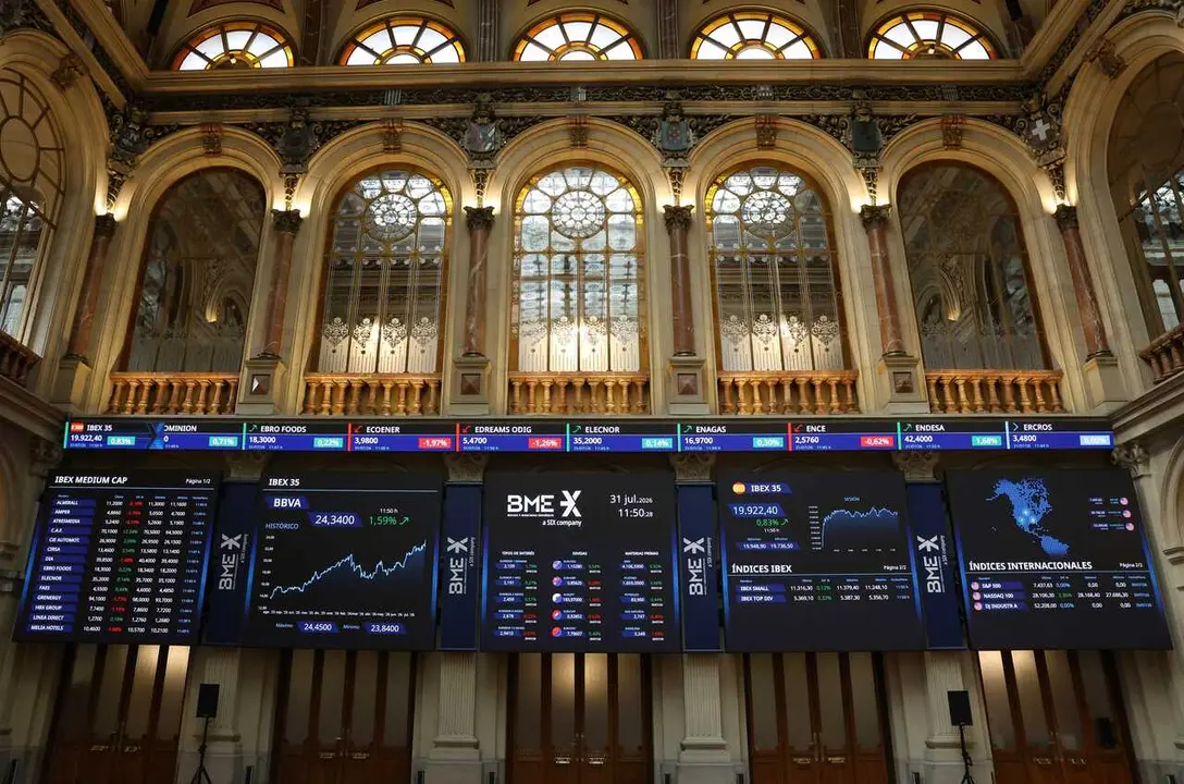Paneles del Ibex en el Palacio de la Bolsa de Madrid.