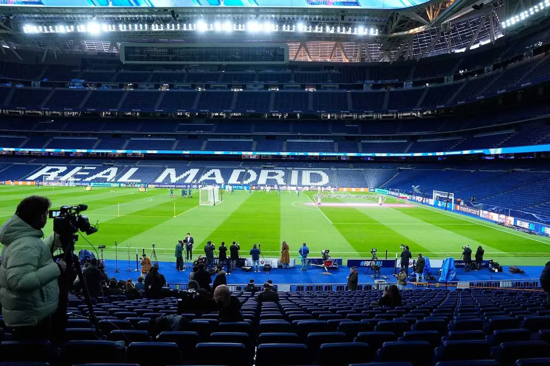 Archivo - Vista general del Estadio Santiago Bernab&eacute;u, durante un entrenamiento.