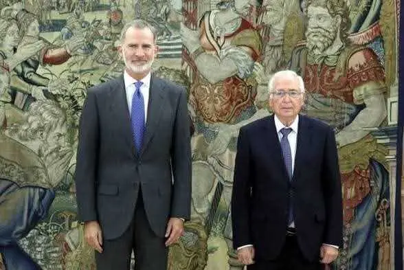 El Rey Felipe VI junto al presidente de Melilla y del PP regional, Juan Jos&eacute; Imbroda.