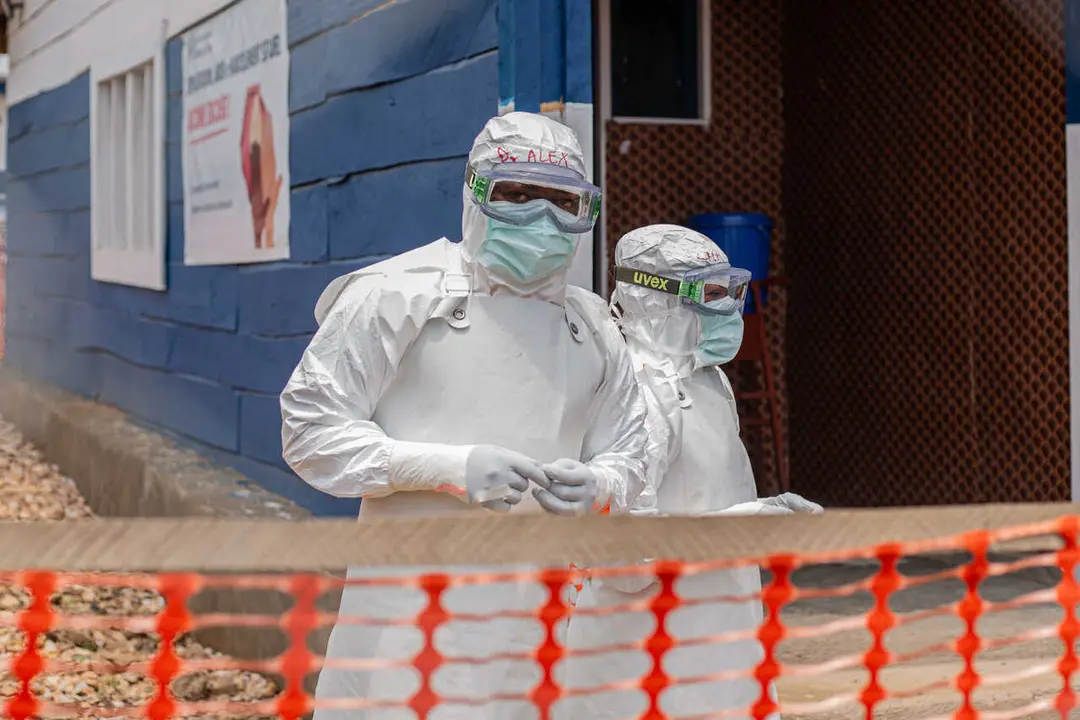 Fotograf&iacute;a de archivo de trabajadores sanitarios en un centro de tratamiento para el &eacute;bola en la provincia de Kivu Norte, en Rep&uacute;blica Democr&aacute;tica del Congo (RDC)