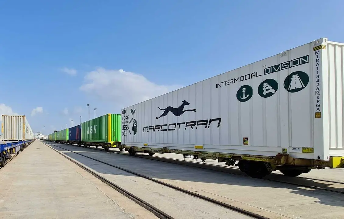 Archivo - Ferrocarril procedente del puerto de Algeciras.