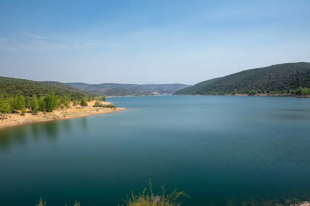 Archivo - Embalse de Bele&ntilde;a, a 23 de julio de 2026, en La Mierla, Guadalajara, Castilla-La Mancha (Espa&ntilde;a). 
