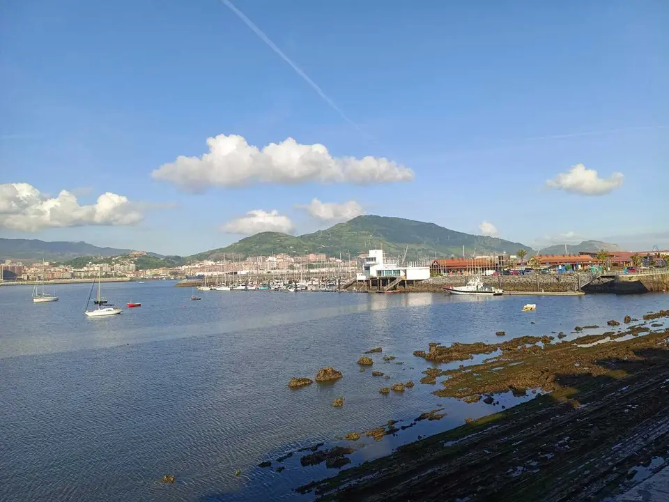 Archivo - Tiempo soleado en Euskadi
